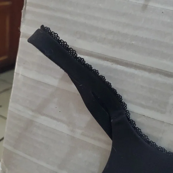 Victoria's Secret Padded Black Lace Trim Bra Size 36C - Picture 5 of 9